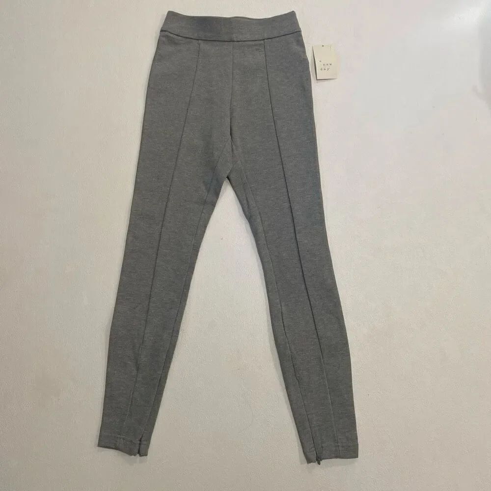 A New Day Gray Leggings Pants Women’s XS